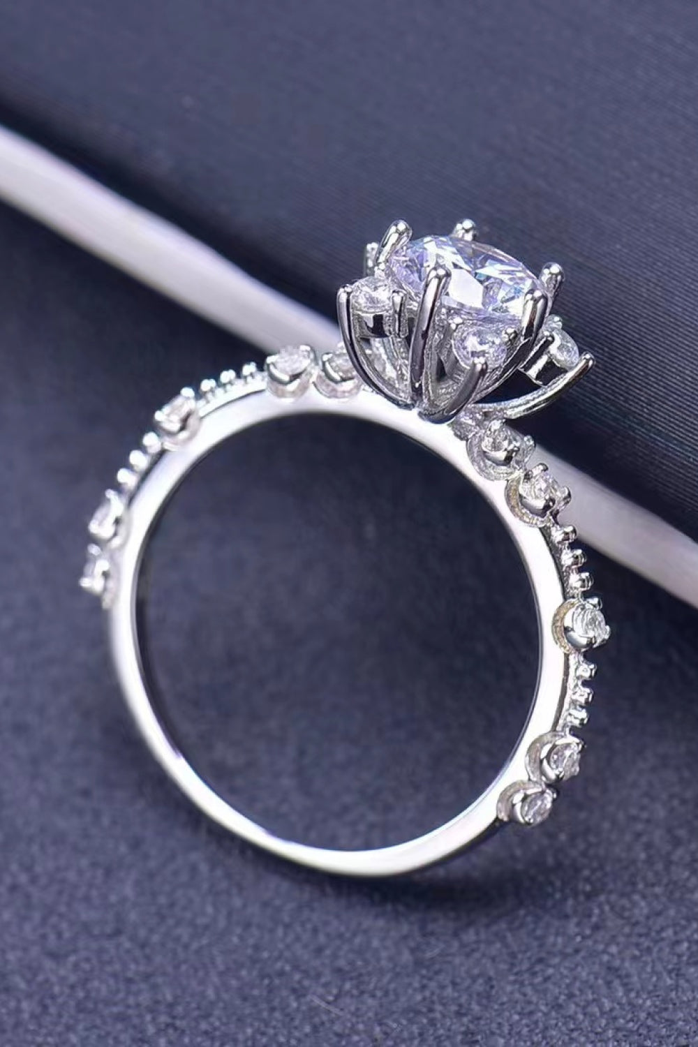 1 Carat Brilliant Round Cut Sparkala™ 6-Prong Ring