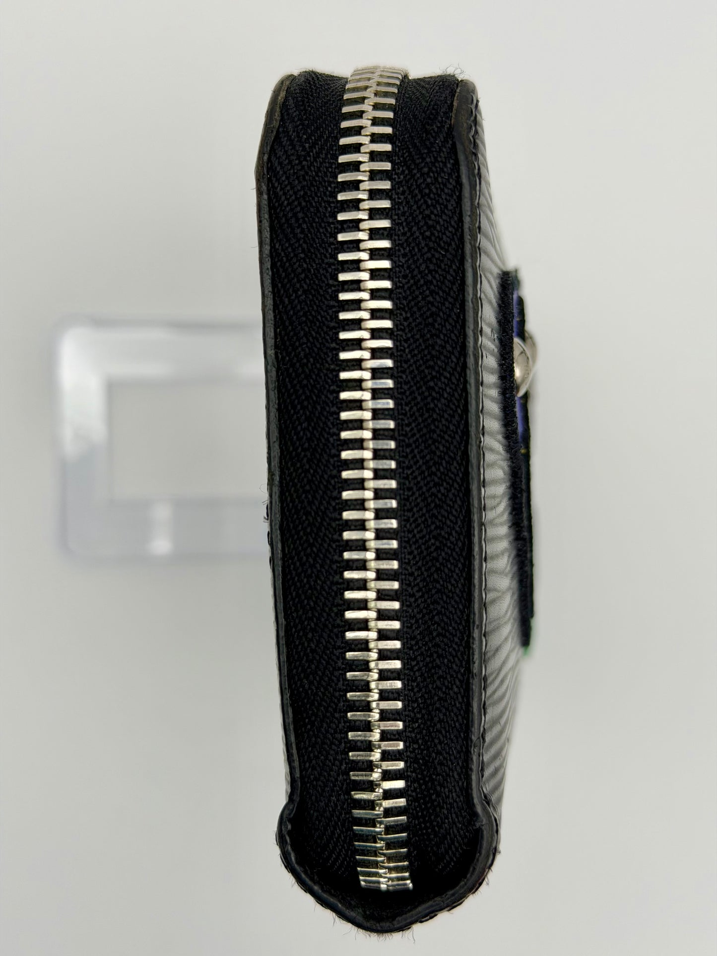 Louis Vuitton Epi Leather Zippy Wallet - Limited Edition "Love Lock" patches - Black