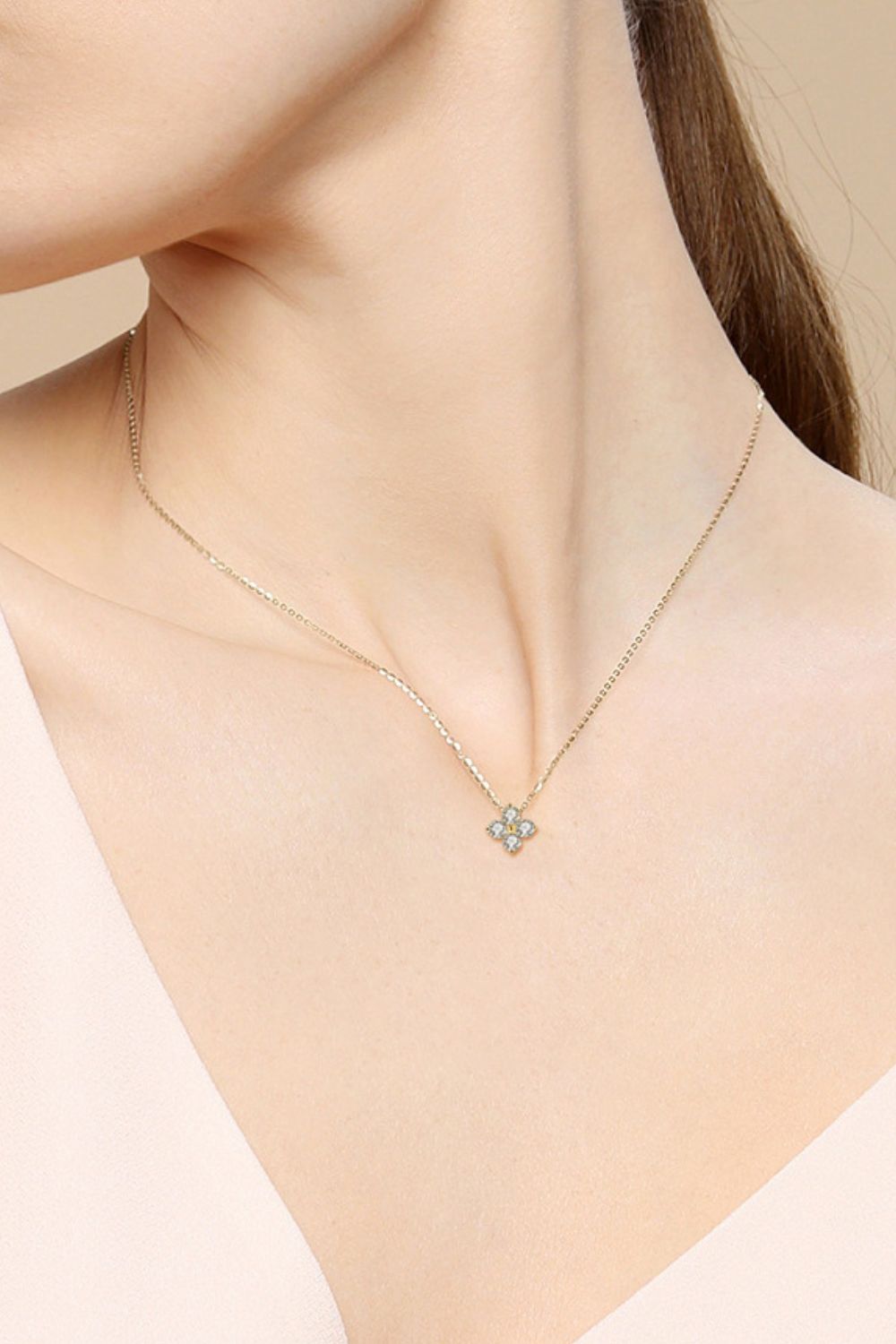 Sparkala™ Four Leaf Clover Pendant Necklace (Platinum-Plated Fine Silver)