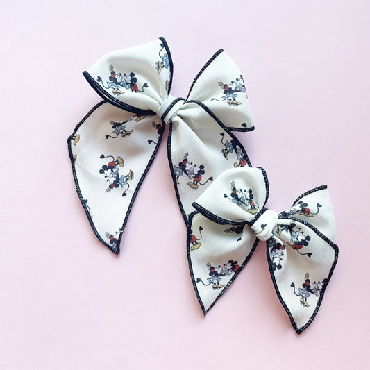 Kissing Mouse Couple Elle Bow